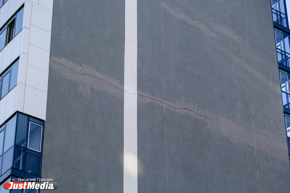 ЖК «Дипломат» покрылся серыми полосками - Фото 5