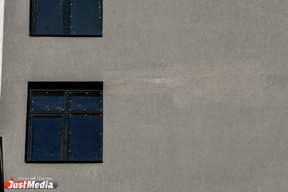 ЖК «Дипломат» покрылся серыми полосками - Фото 7