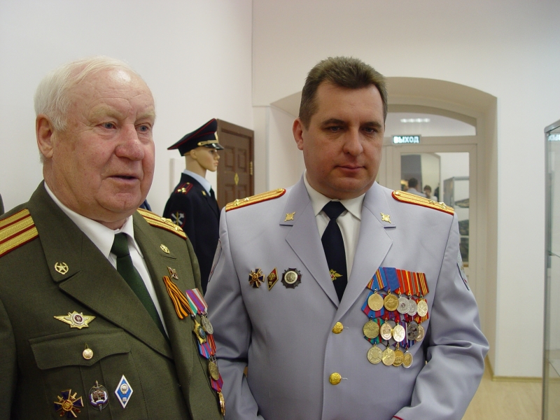 Накануне Дня Победы сотрудники полиции представили историю своей службы в вооружении, технике и форменном обмундировании - Фото 7