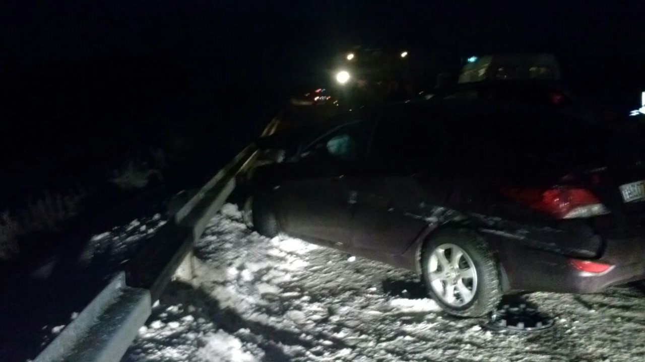 Под Артями водители двух иномарок переломали ноги в ДТП - Фото 3