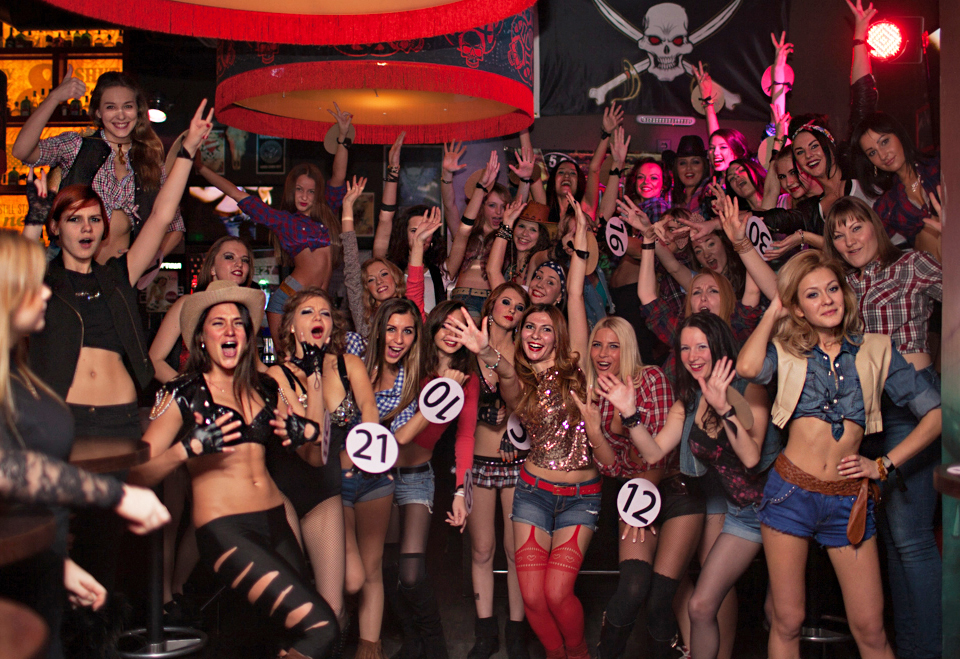 Конкурсантки «Мисс Екабу» на денек стали страстными «койотками» - Фото 4