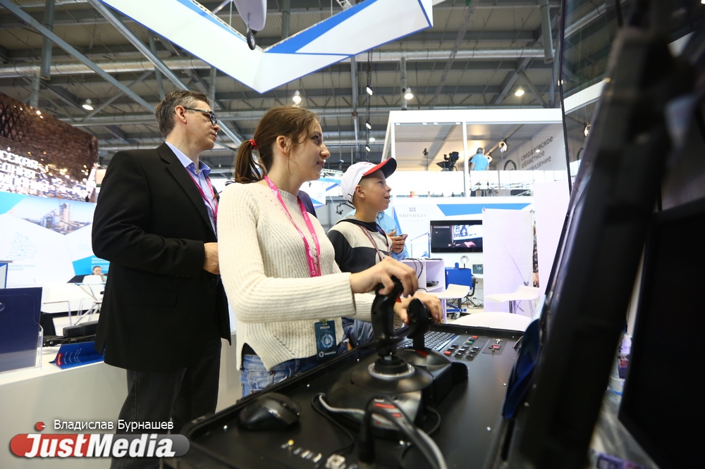 Сбиваем дронов-нарушителей и создаем собственные голограммы. Чем заняться на ИННОПРОМЕ-2017. ФОТО. ВИДЕО - Фото 5