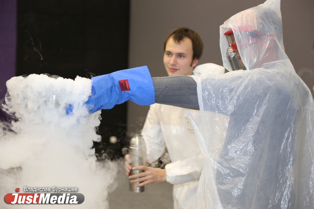 Научно-фантастическим шоу презентовали фильм Тима Бертона в «Пассаж-Синема» - Фото 11