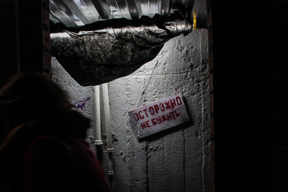 В компании коня в пальто и крокодила с Исети! Екатеринбуржцы примерили на себя творческий «Свитер» - Фото 6