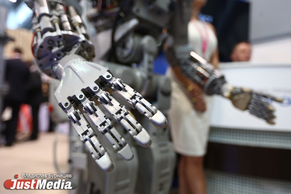 Сбиваем дронов-нарушителей и создаем собственные голограммы. Чем заняться на ИННОПРОМЕ-2017. ФОТО. ВИДЕО - Фото 16