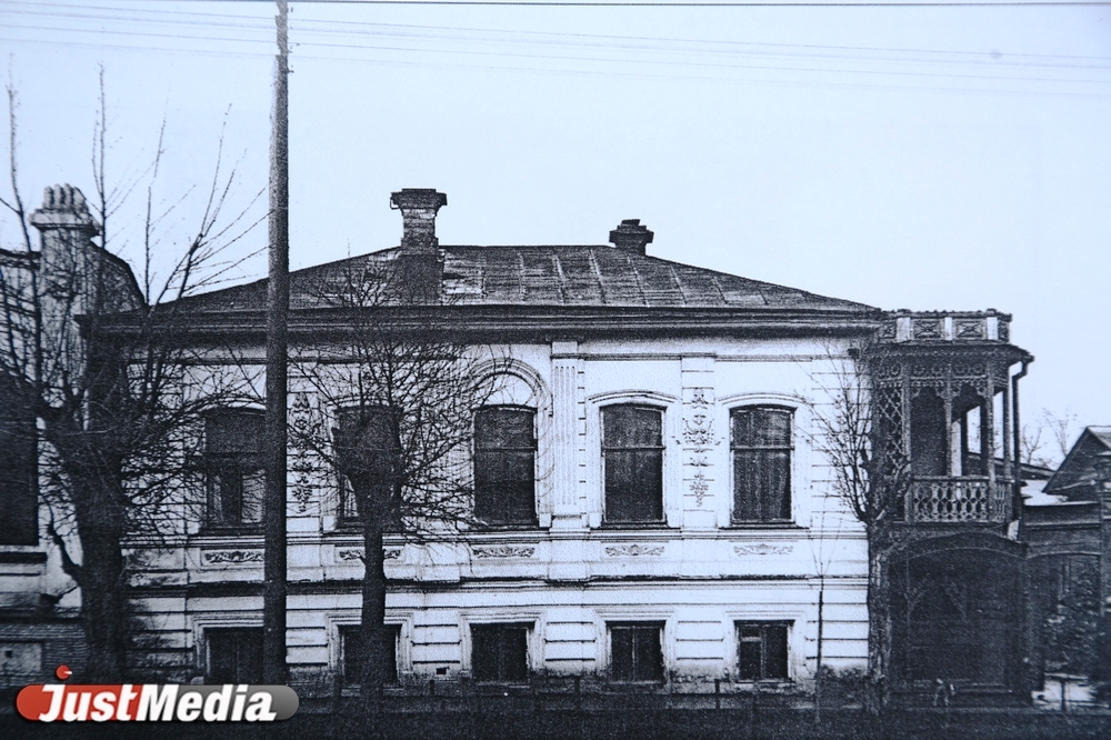 «Полное оживление, миловидные дамы, а какие магазины!». История Вознесенской улицы в Екатеринбурге - Фото 35