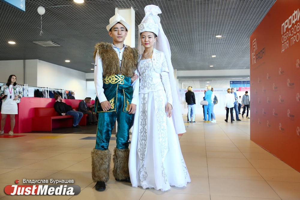На ИННОПРОМ приехали молодожены из Кыргызстана - Фото 4
