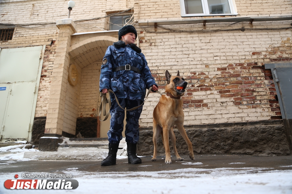 В обед - солянка, а вечером - турнир в футбол. Журналисты JustMedia попали в СИЗО-1, чтобы узнать, как там за решеткой. ФОТОРЕПОРТАЖ - Фото 26