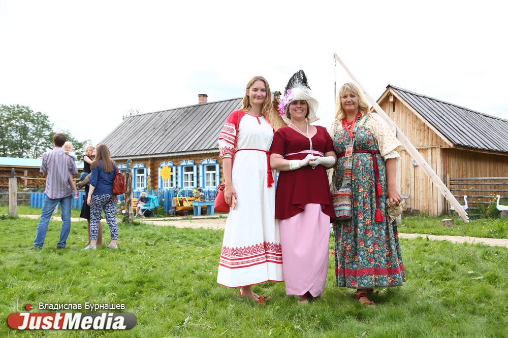 Дом медведя, дворец Хозяйки Медной горы и башня Рапунцель. Смотрим с JustMedia новинки в Парке Сказов. ФОТО - Фото 36