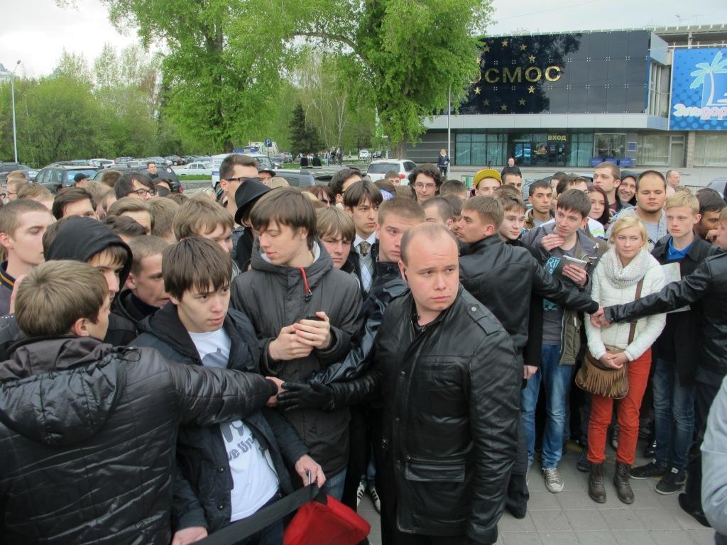 В Екатеринбурге известную актрису Сашу Грей встречали сотни фанатов - Фото 5