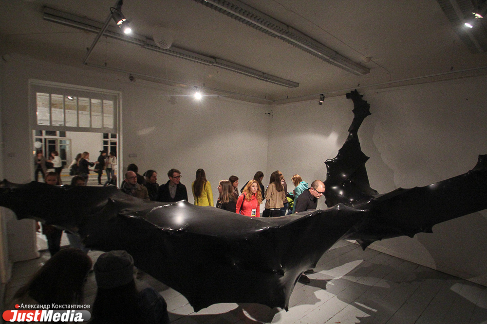 Герои рунета, коммунальный авангард и загадочное современное искусство удивляли екатеринбуржцев в «Ночь музеев» - Фото 8