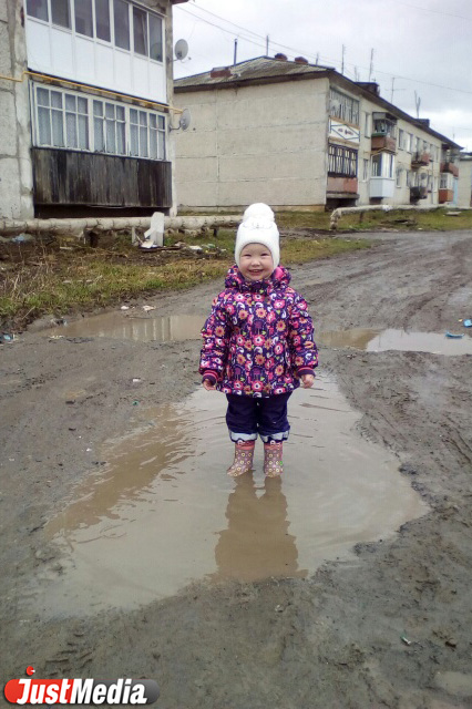 Диана Шараева:«Жду, когда дощик будет, чтобы топ-топ в сапожках по лужам! В пятницу в Екатеринбурге +15 и сыро» - Фото 2