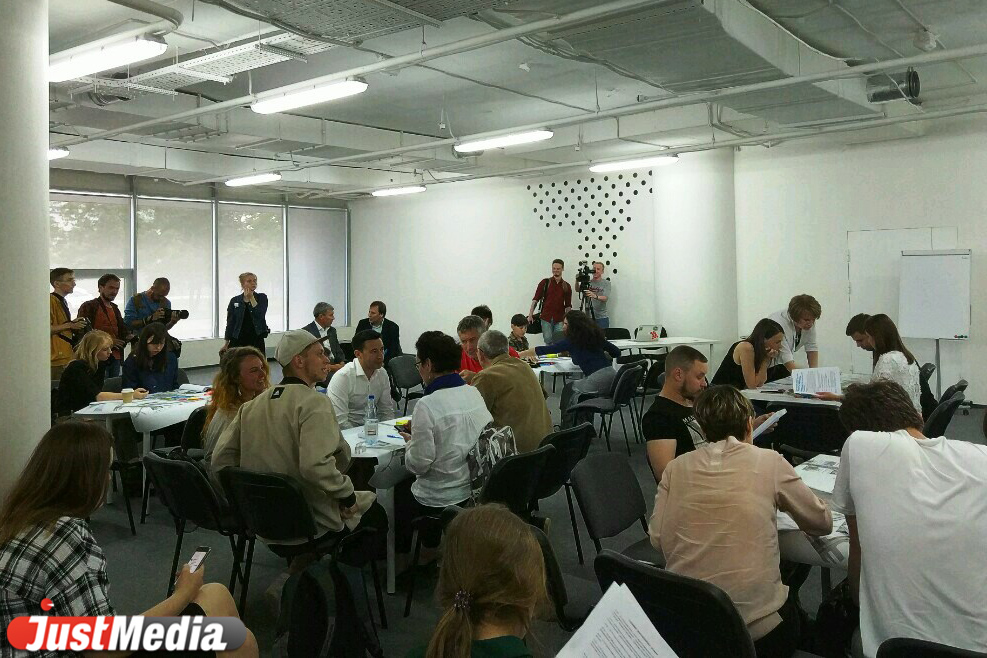 «Заленин», фонтан с супергероями города и дублер Вайнера. Екатеринбуржцам рассказали, что появится в центре на месте парковок  - Фото 13