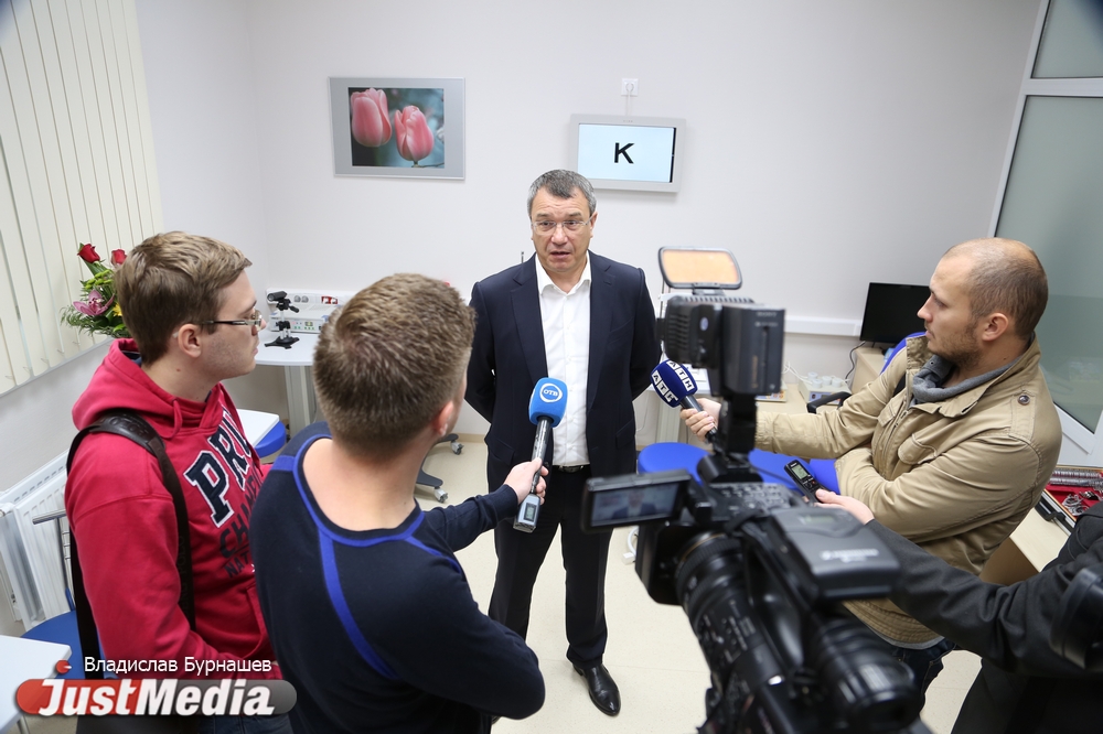 «Высокотехнологичная медицина идет в небольшие города». В Кировграде открыли специализированный офтальмологический центр - Фото 2