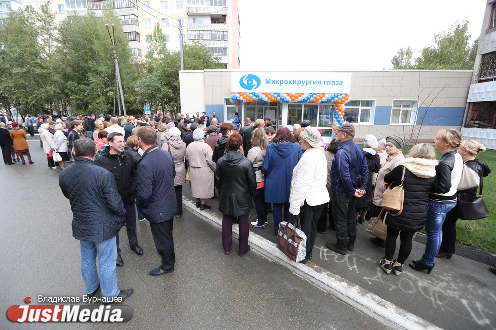 «Высокотехнологичная медицина идет в небольшие города». В Кировграде открыли специализированный офтальмологический центр - Фото 10