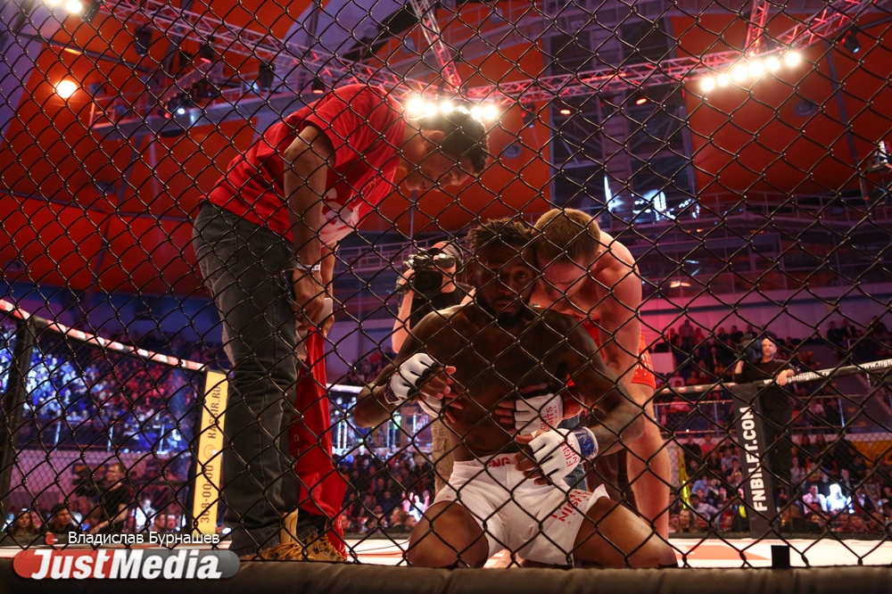 «Все пошло не так. Боя не было». Бразилец Диего Брандао меньше чем за минуту победил Венера Галиева в Екатеринбурге. ФОТО, ВИДЕО - Фото 14