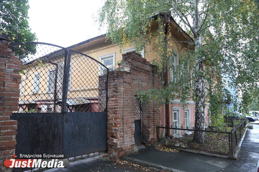 Особняк «железного человека» и «дом-корона». Элитные дома уральских бизнесменов превратились в «консервы». СПЕЦПРОЕКТ - Фото 24