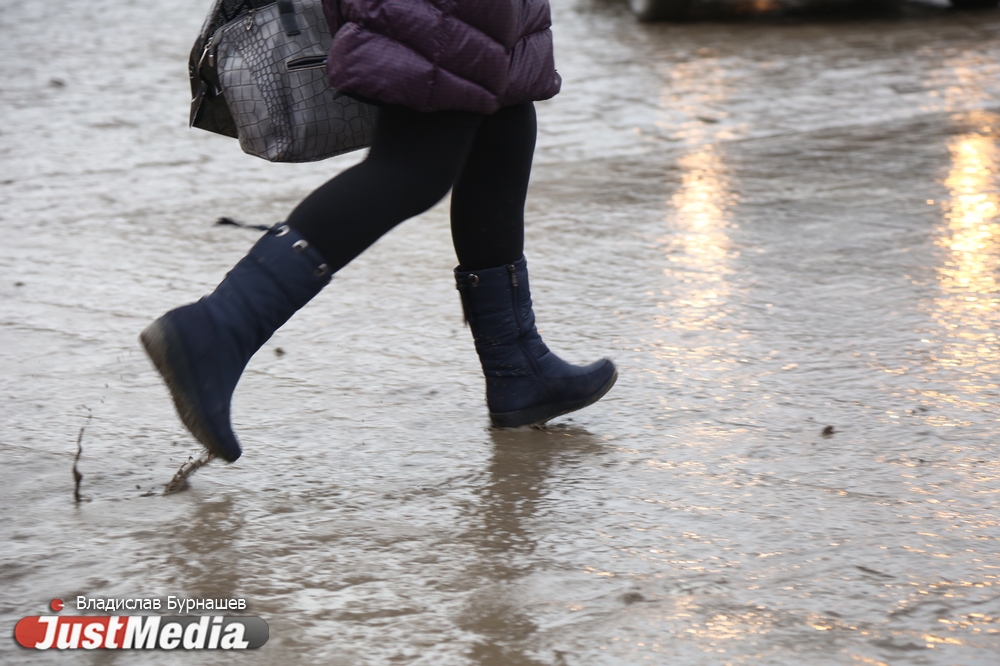 В преддверии Нового года Екатеринбург утонул в грязи. ФОТО - Фото 4