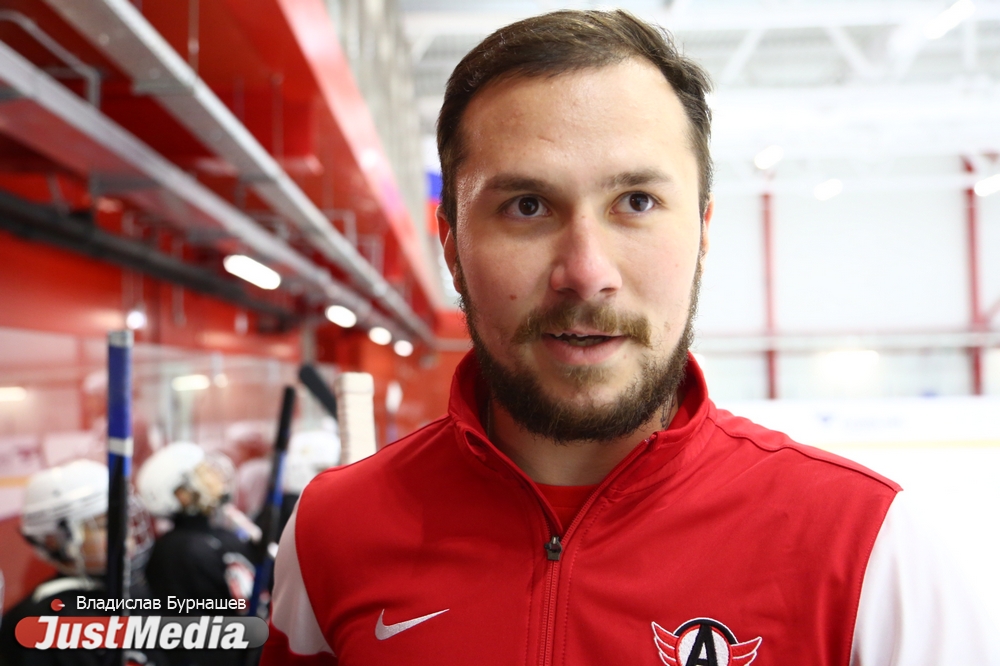 «На бумаге собралась очень сильная команда. Надо выходить на лед и доказывать». Хоккеисты Голышев и Щемеров - о предсезонке и атмосфере в «Автомобилисте». ИНТЕРВЬЮ - Фото 2