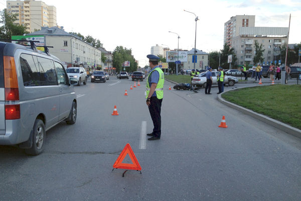 В Екатеринбурге разбился мотоциклист - Фото 5