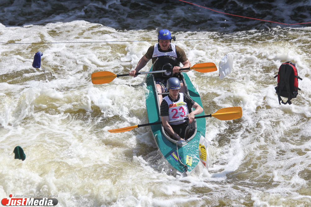 Летающие доски, люди-лососи, яхты и машинки — в Екатеринбурге прошел «Майский экстрим» - Фото 9
