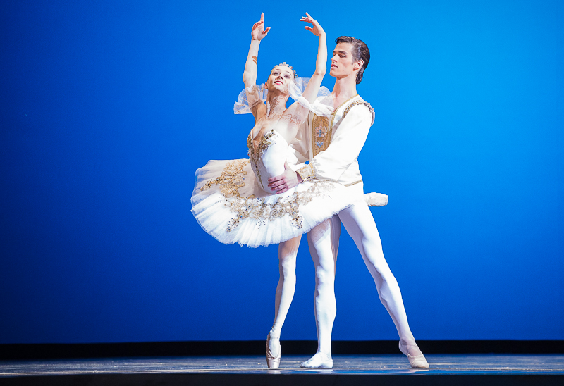 Звезда мирового балета «сидит» в соцсетях во время растяжек, танцует 70 «Спящих красавиц» подряд и удивляется девушкам на шпильках - Фото 5