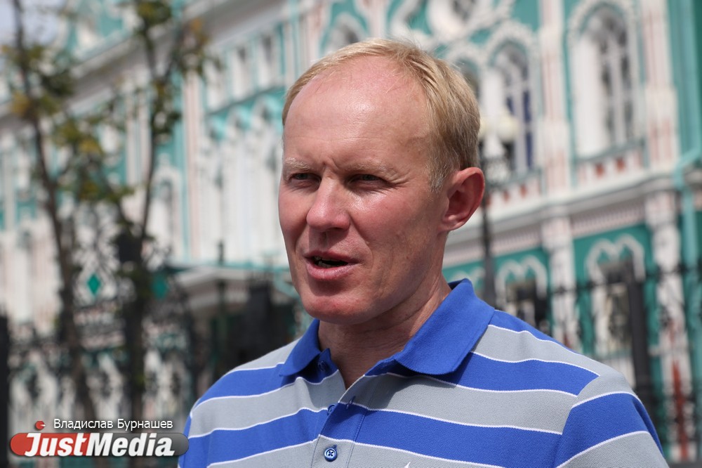 «Мы за дом Севастьянова!». Олимпийцы устроили массовое селфи в поддержку символов Екатеринбурга - Фото 5