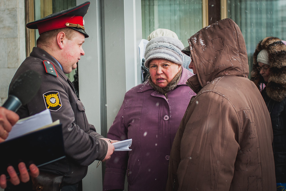 В Екатеринбурге бабушки попытались отдать свою землю депутатам и обещали поделиться с ними картошкой и яблоками - Фото 5