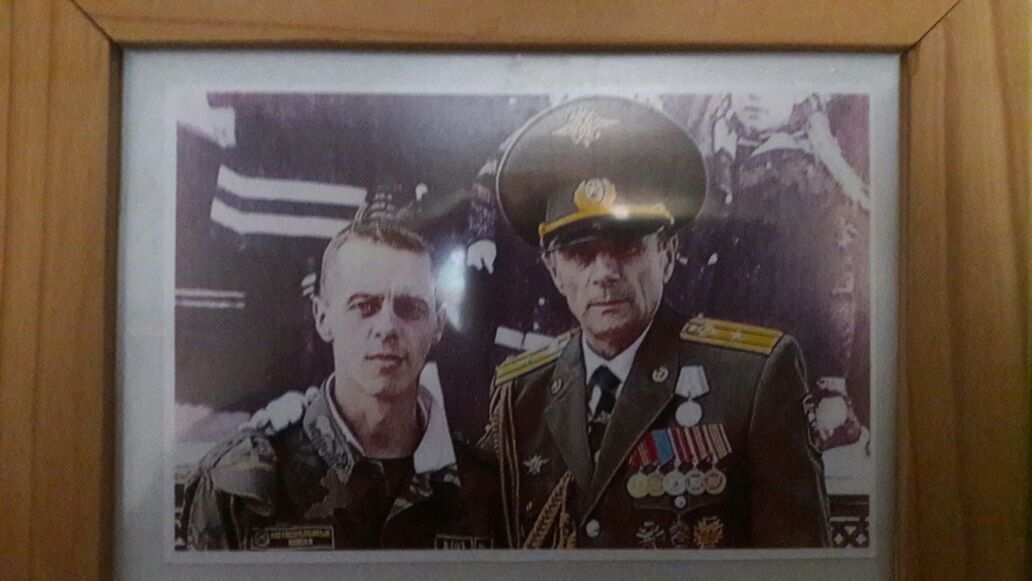 Форма и поддельные удостоверения. В Екатеринбурге поймали лже-сотрудника ФСБ - Фото 3