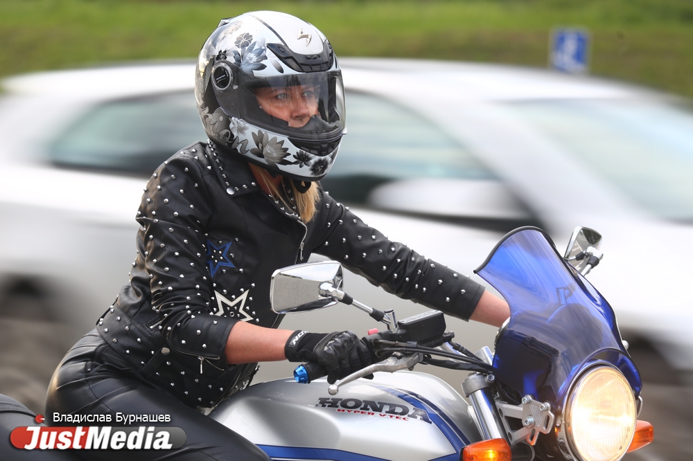 Преимущества пешеходов и мотоциклистов и ненаказуемые гряземесы. Подводим автомобильные ИТОГИ 2017 года - Фото 4