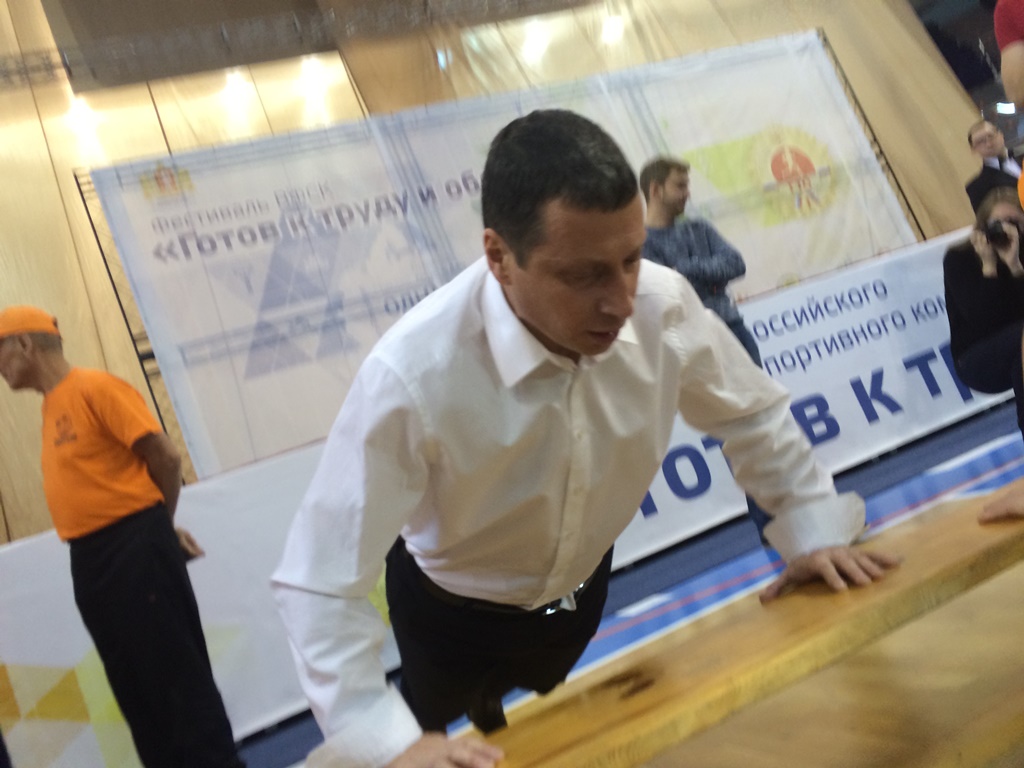 Леонид Рапопорт стрелял и отжимался. В Свердловской области прошел фестиваль ГТО - Фото 3