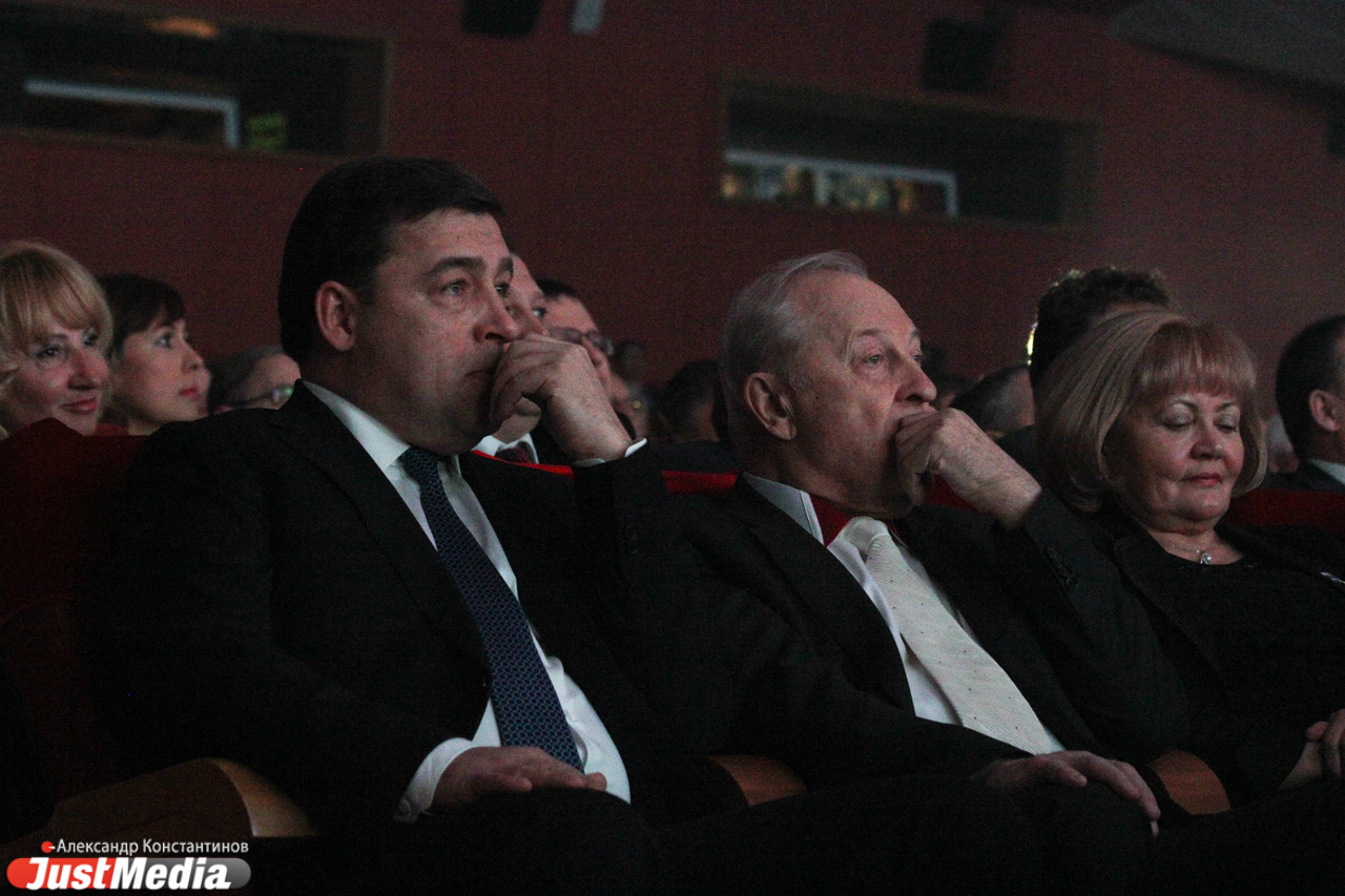 На юбилее области губернатор Куйвашев читал стихи Твардовского, «хвастал» уральскими танками и присвоил Владиславу Крапивину звание почетного гражданина - Фото 2