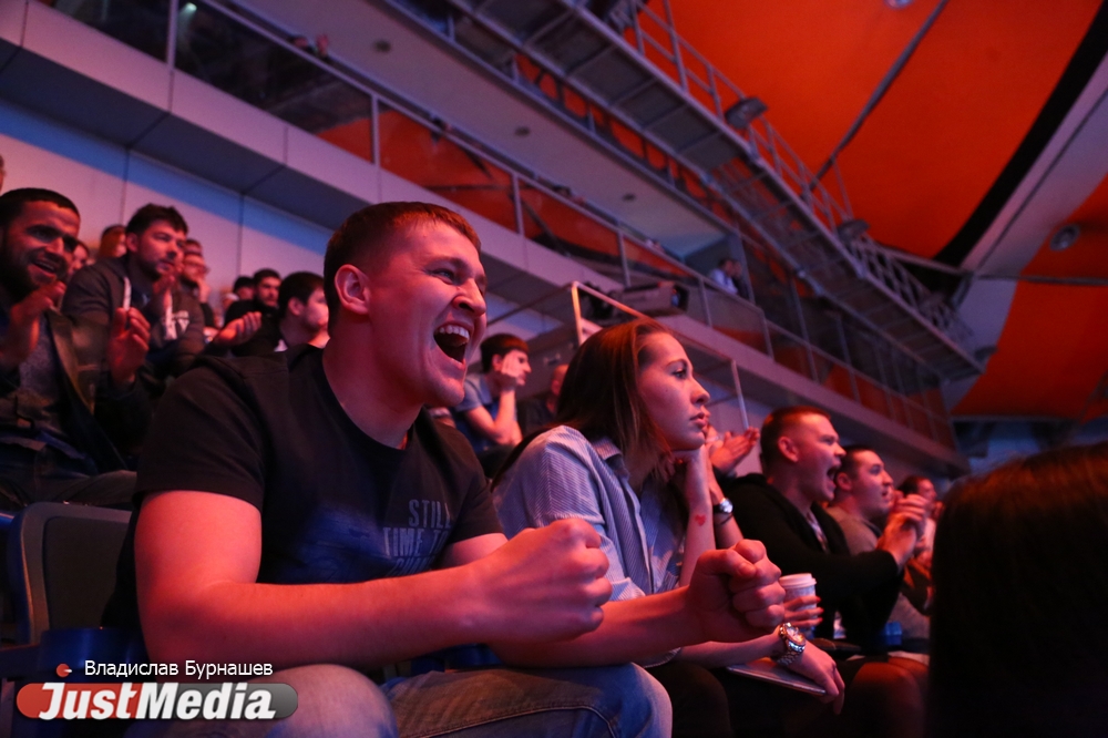 «Не уверен, что готов к выступлению за океаном. Мне не все сегодня понравилось». Иван Штырков оказался сильнее экс-чемпиона Bellator Кристиана М’Пумбу. ФОТО - Фото 7