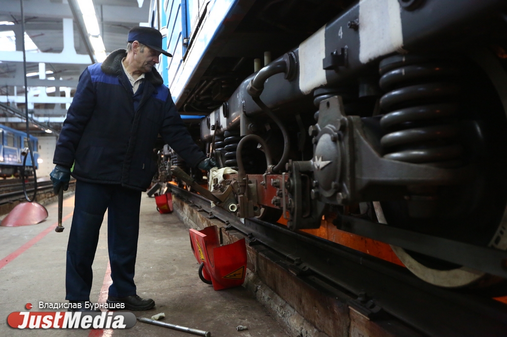 Не выходим на конечной станции и бродим по тоннелям. День и ночь в метро с JustMedia.ru - Фото 34