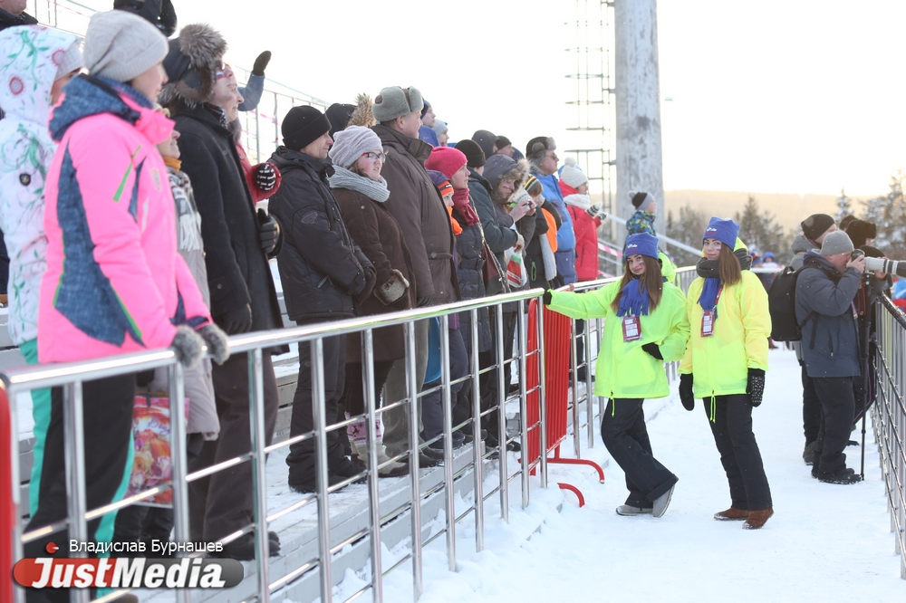 Японский ажиотаж, пятое место Аввакумовой и полупустые трибуны. JustMedia.Ru побывал на Кубке мира по прыжкам с трамплина в Нижнем Тагиле - Фото 7