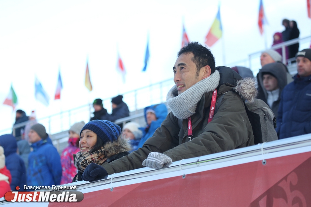 Японский ажиотаж, пятое место Аввакумовой и полупустые трибуны. JustMedia.Ru побывал на Кубке мира по прыжкам с трамплина в Нижнем Тагиле - Фото 5