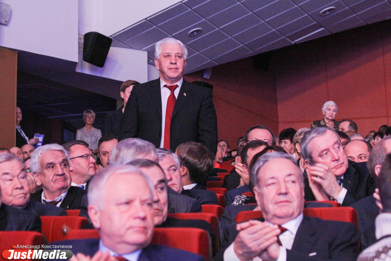 На юбилее области губернатор Куйвашев читал стихи Твардовского, «хвастал» уральскими танками и присвоил Владиславу Крапивину звание почетного гражданина - Фото 4