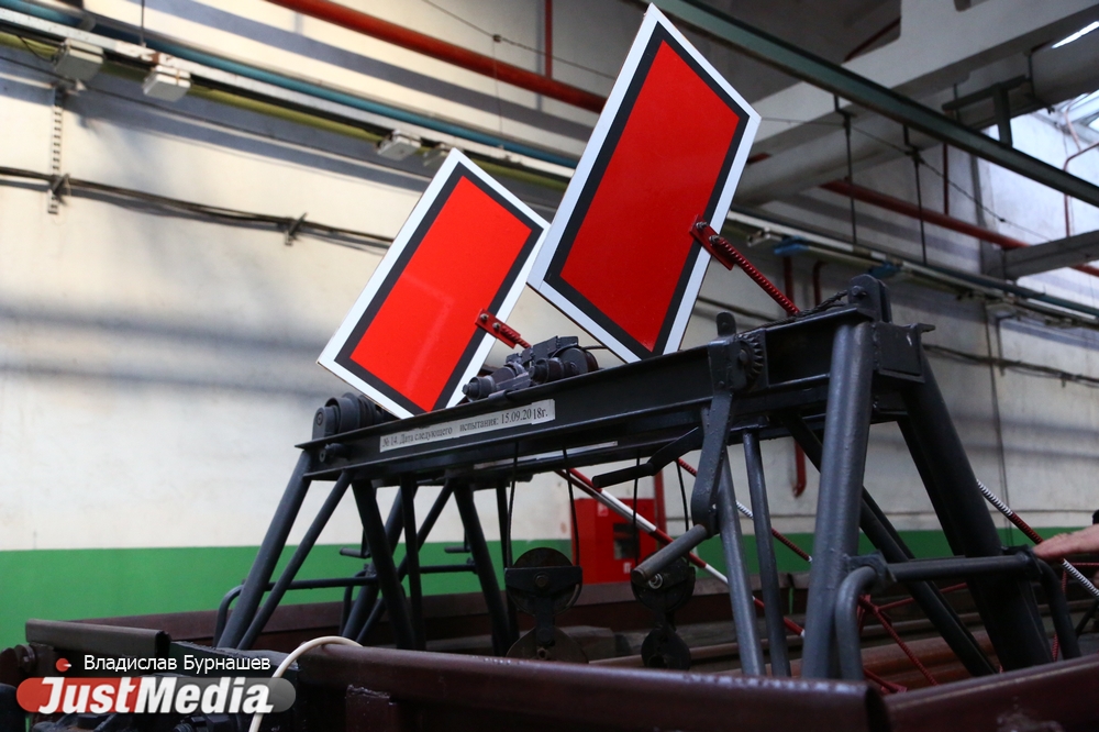 Не выходим на конечной станции и бродим по тоннелям. День и ночь в метро с JustMedia.ru - Фото 22