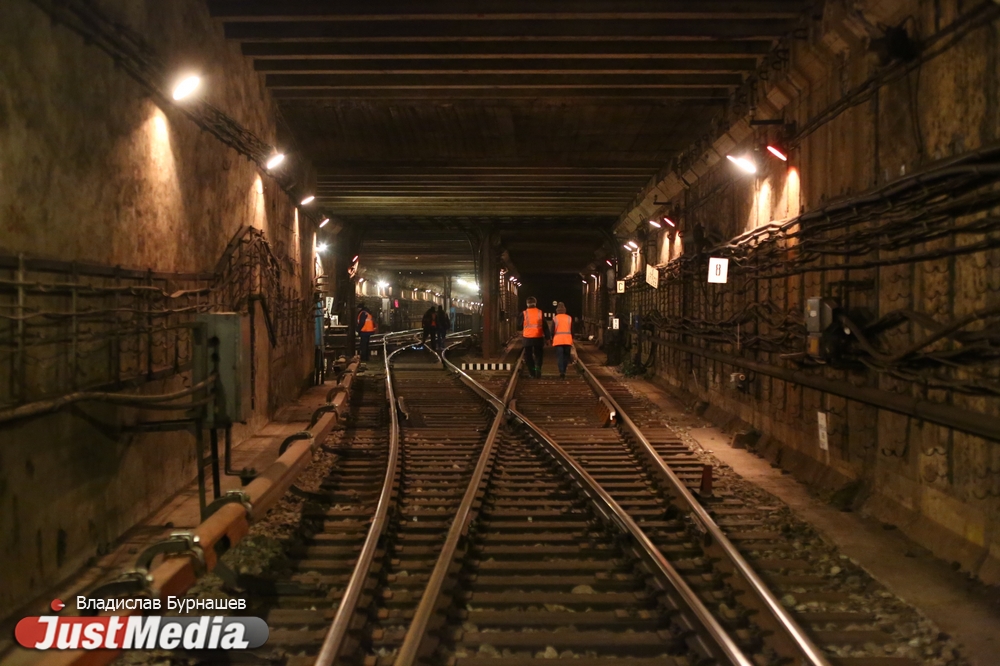 Не выходим на конечной станции и бродим по тоннелям. День и ночь в метро с JustMedia.ru - Фото 38