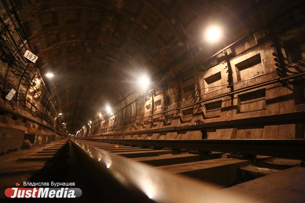 Не выходим на конечной станции и бродим по тоннелям. День и ночь в метро с JustMedia.ru - Фото 2