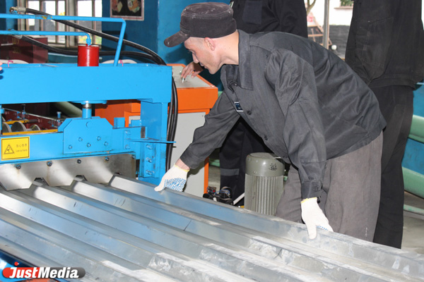 Работа на «дому»: заключенные ИК-2 стоят за станками и могут зарабатывать больше сотрудников колонии  - Фото 5