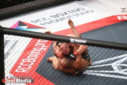 «Не уверен, что готов к выступлению за океаном. Мне не все сегодня понравилось». Иван Штырков оказался сильнее экс-чемпиона Bellator Кристиана М’Пумбу. ФОТО - Фото 16