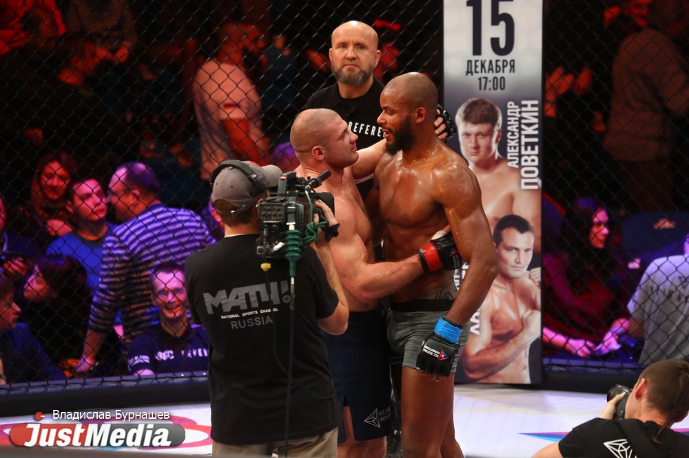 «Не уверен, что готов к выступлению за океаном. Мне не все сегодня понравилось». Иван Штырков оказался сильнее экс-чемпиона Bellator Кристиана М’Пумбу. ФОТО - Фото 19