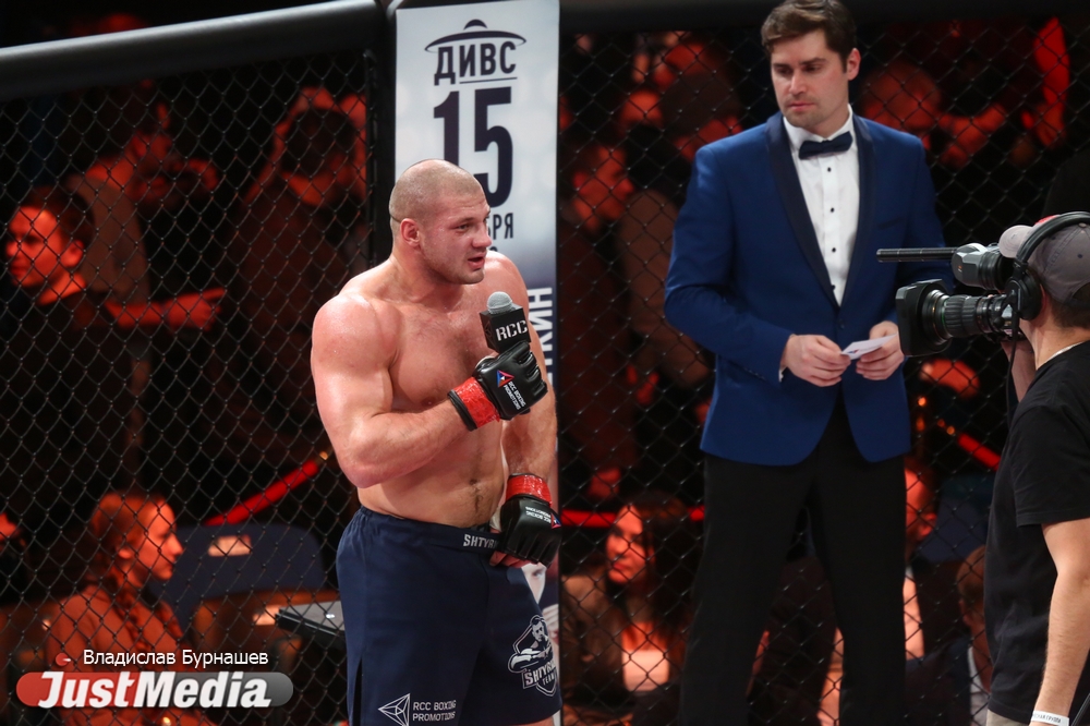 «Не уверен, что готов к выступлению за океаном. Мне не все сегодня понравилось». Иван Штырков оказался сильнее экс-чемпиона Bellator Кристиана М’Пумбу. ФОТО - Фото 20