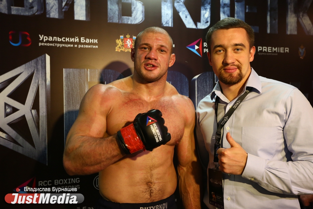 «Не уверен, что готов к выступлению за океаном. Мне не все сегодня понравилось». Иван Штырков оказался сильнее экс-чемпиона Bellator Кристиана М’Пумбу. ФОТО - Фото 23