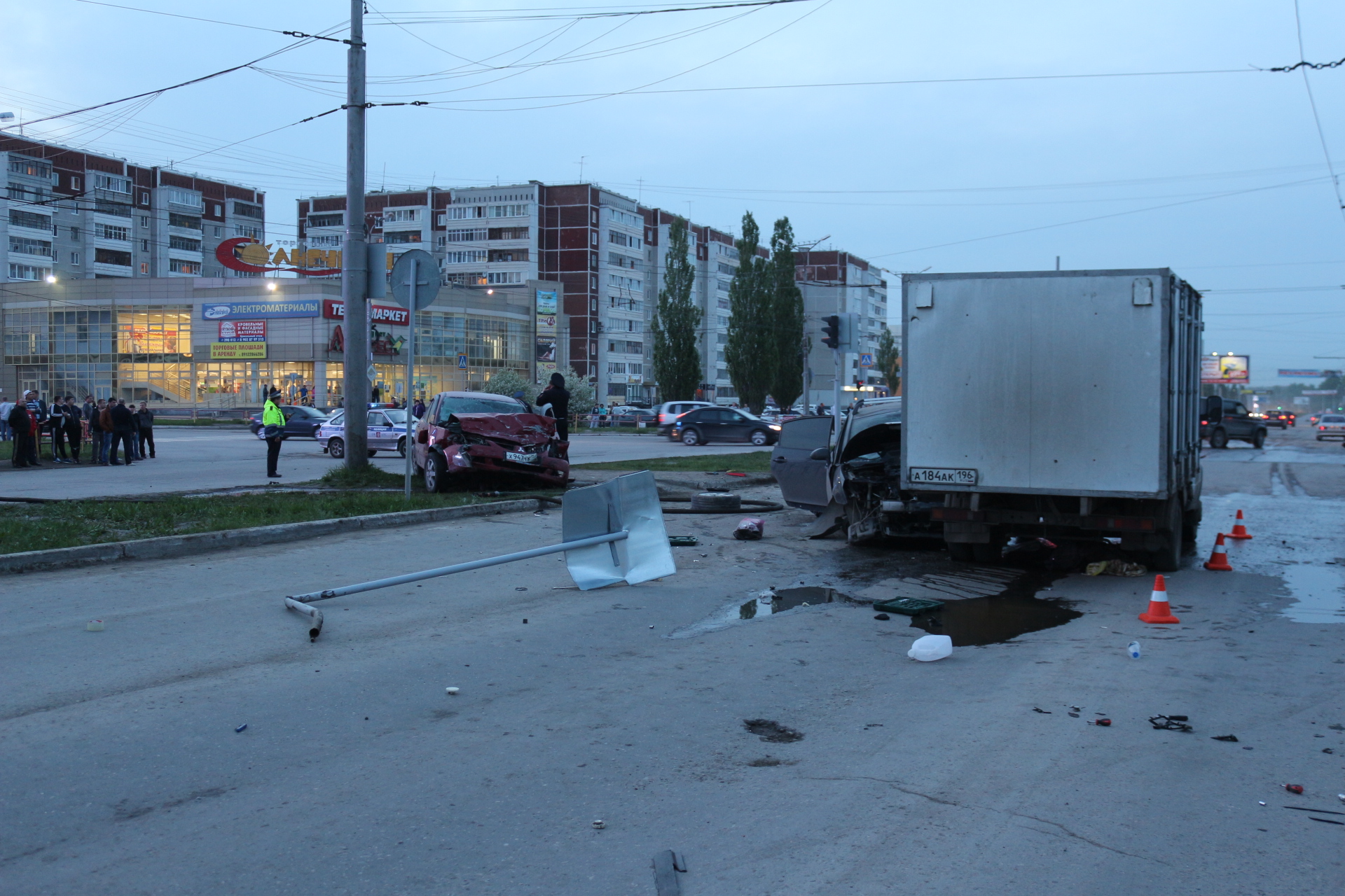 Жуткое ДТП в Каменске-Уральском: уходивший от полицейской погони Мицубиси протаранил Ситроен. Двое погибших. ВИДЕО, ФОТО - Фото 4