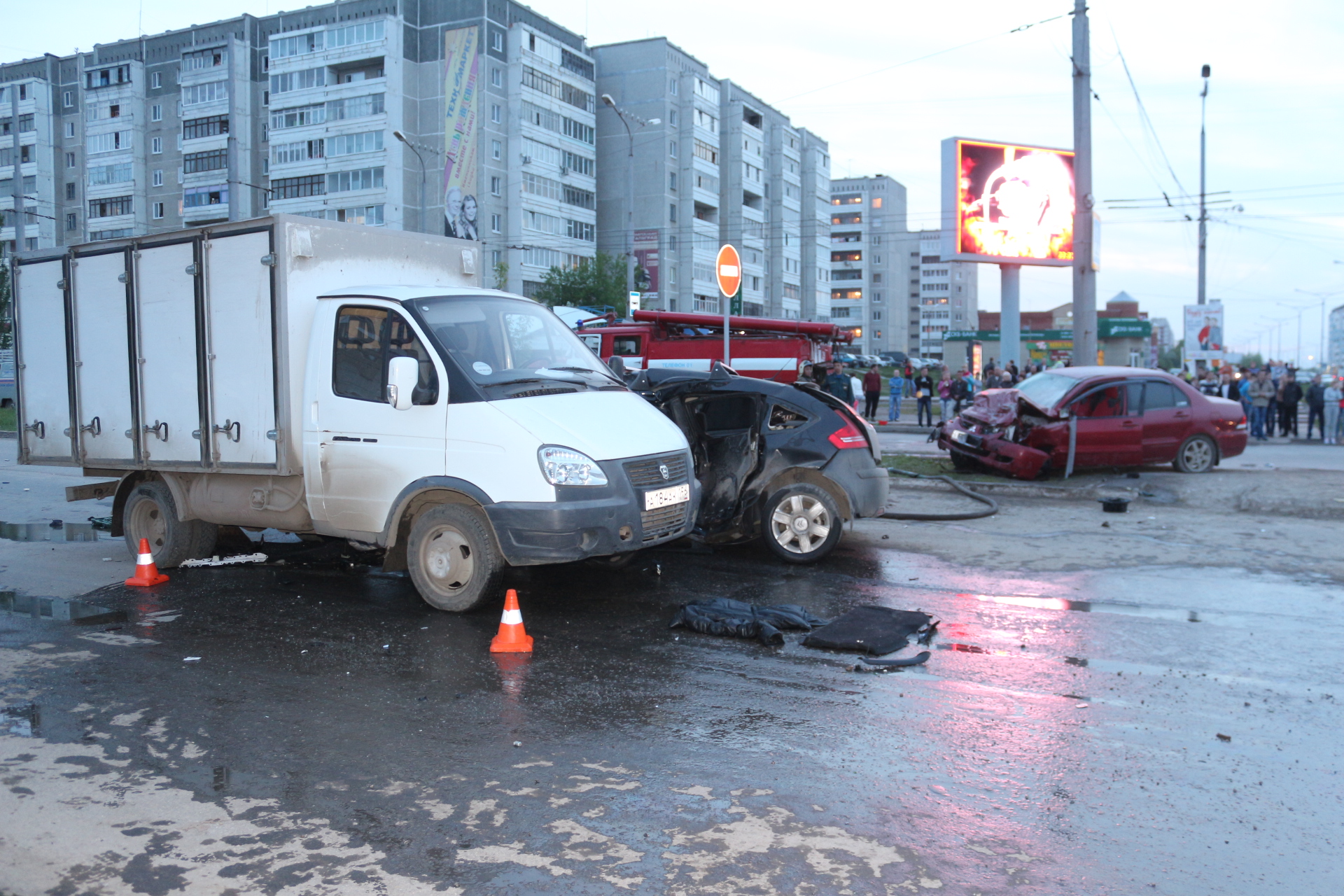 Жуткое ДТП в Каменске-Уральском: уходивший от полицейской погони Мицубиси протаранил Ситроен. Двое погибших. ВИДЕО, ФОТО - Фото 5