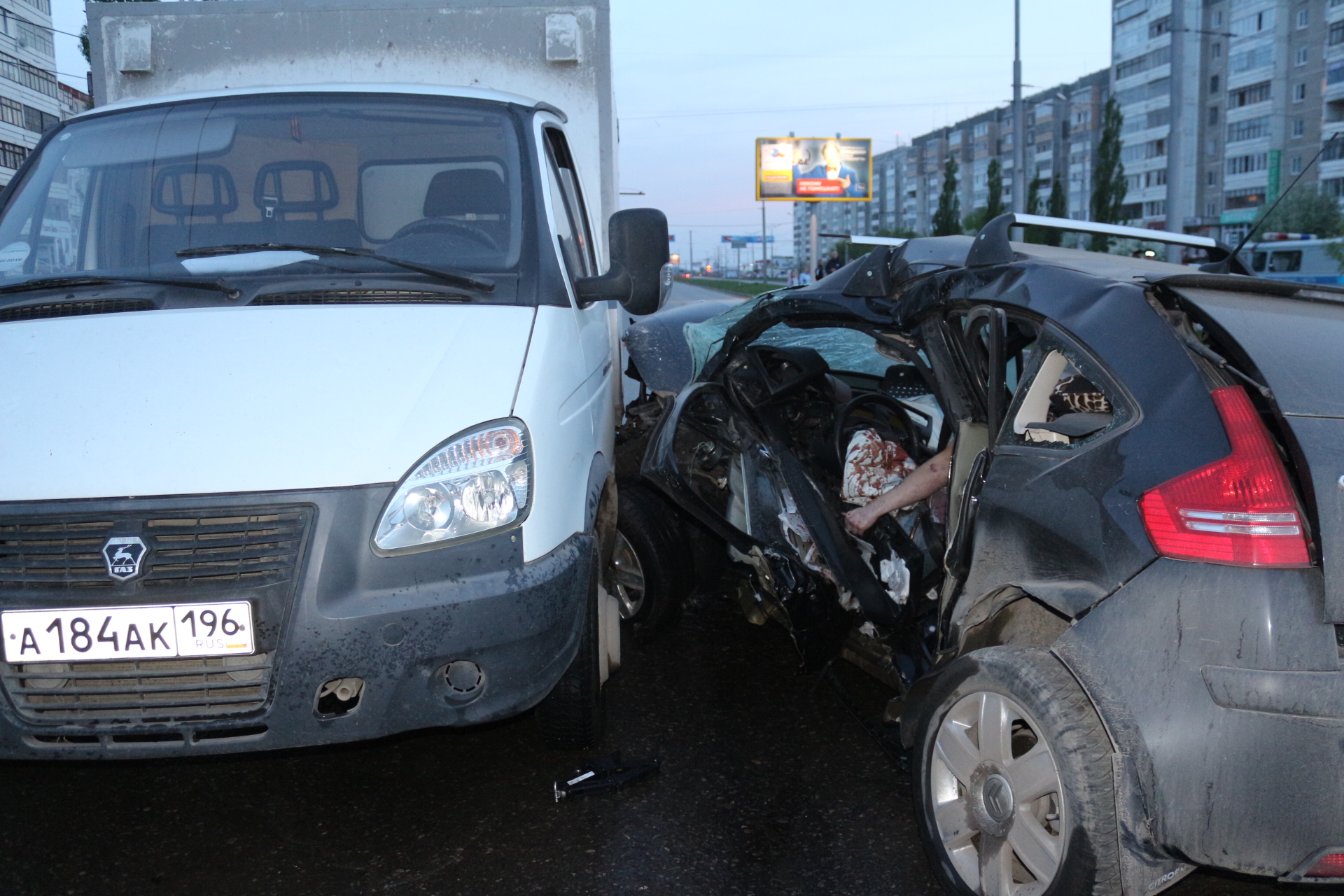 Жуткое ДТП в Каменске-Уральском: уходивший от полицейской погони Мицубиси протаранил Ситроен. Двое погибших. ВИДЕО, ФОТО - Фото 7