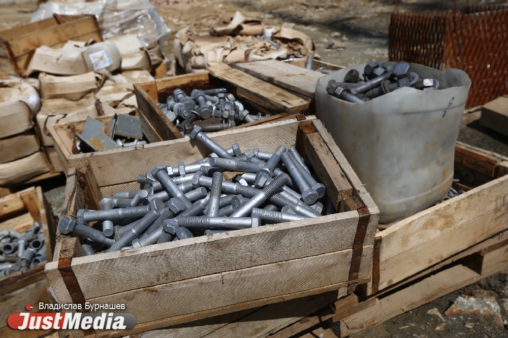 «Во время дождя вода на крыше будет нарушать все законы физики». Волонтерам ЧМ-2018 показали «Екатеринбург-Арену». ФОТО - Фото 14