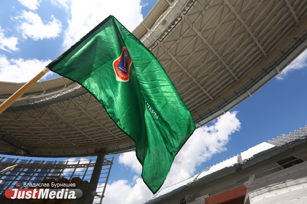 «Во время дождя вода на крыше будет нарушать все законы физики». Волонтерам ЧМ-2018 показали «Екатеринбург-Арену». ФОТО - Фото 16